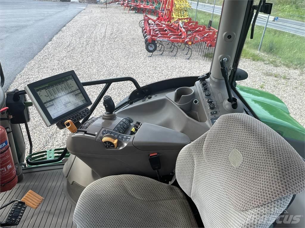 John Deere 6215R Traktörler