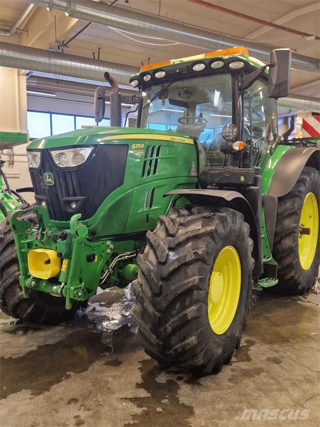 John Deere 6215R Traktörler
