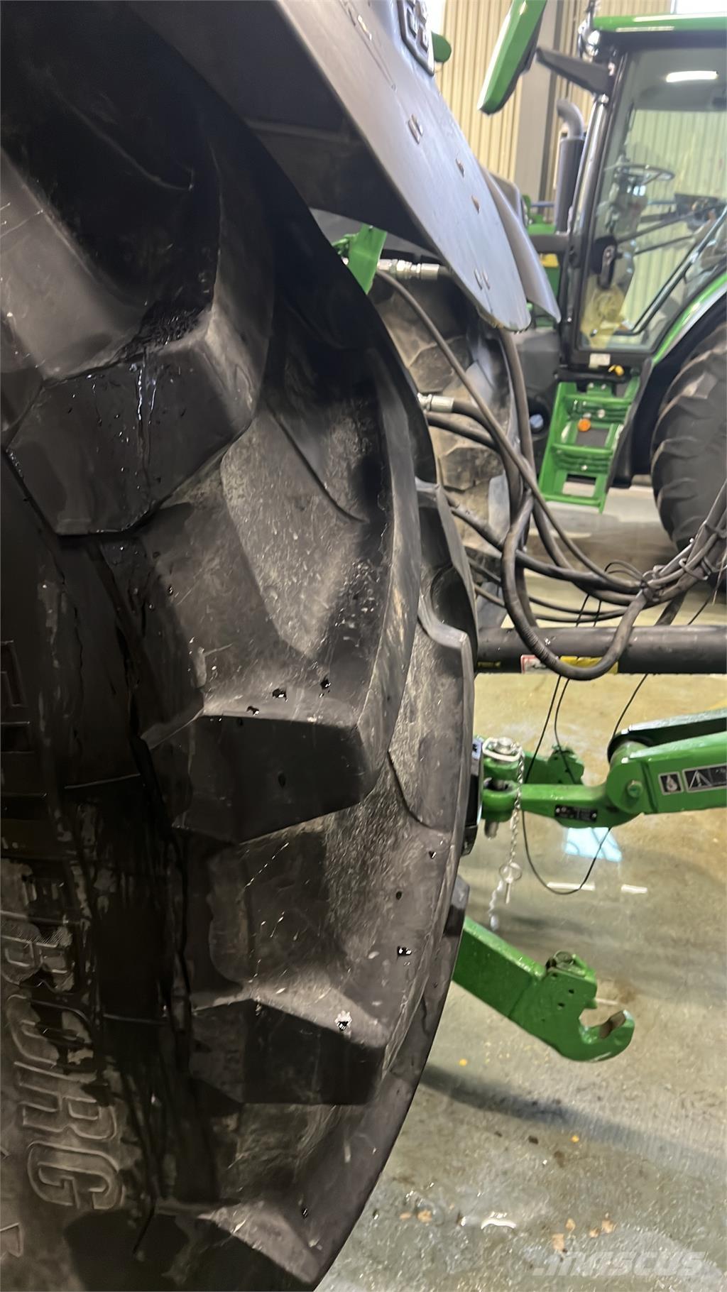 John Deere 6215R Traktörler