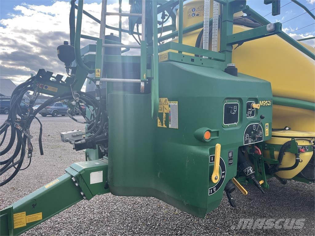 John Deere M952 Çekilir pülverizatörler