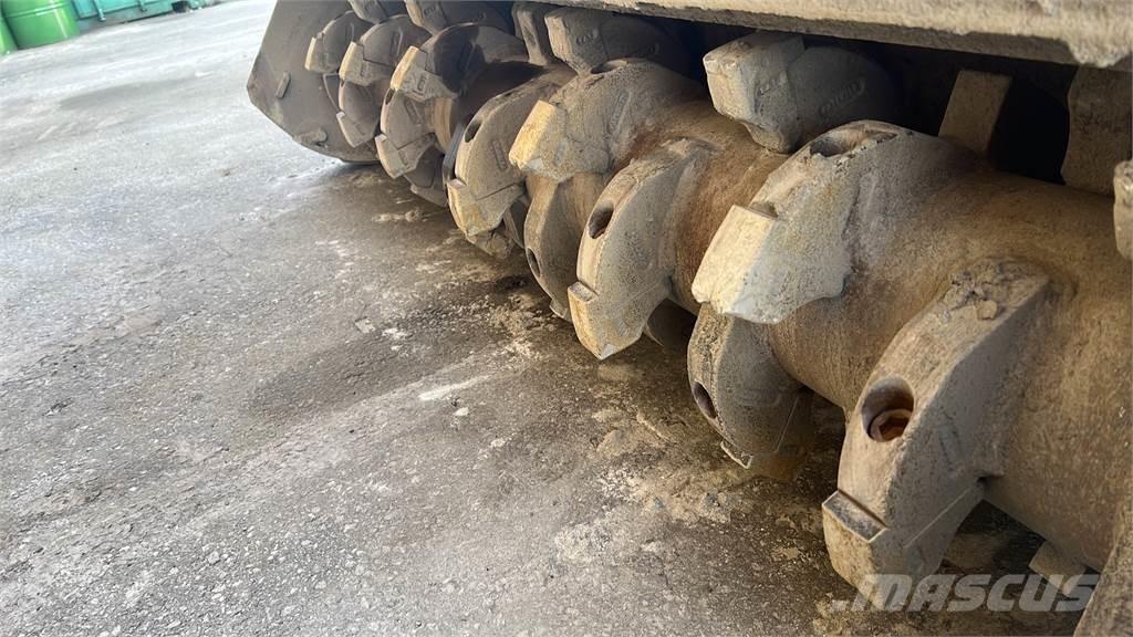  UML DT 200 Diger toprak isleme makina ve aksesuarlari