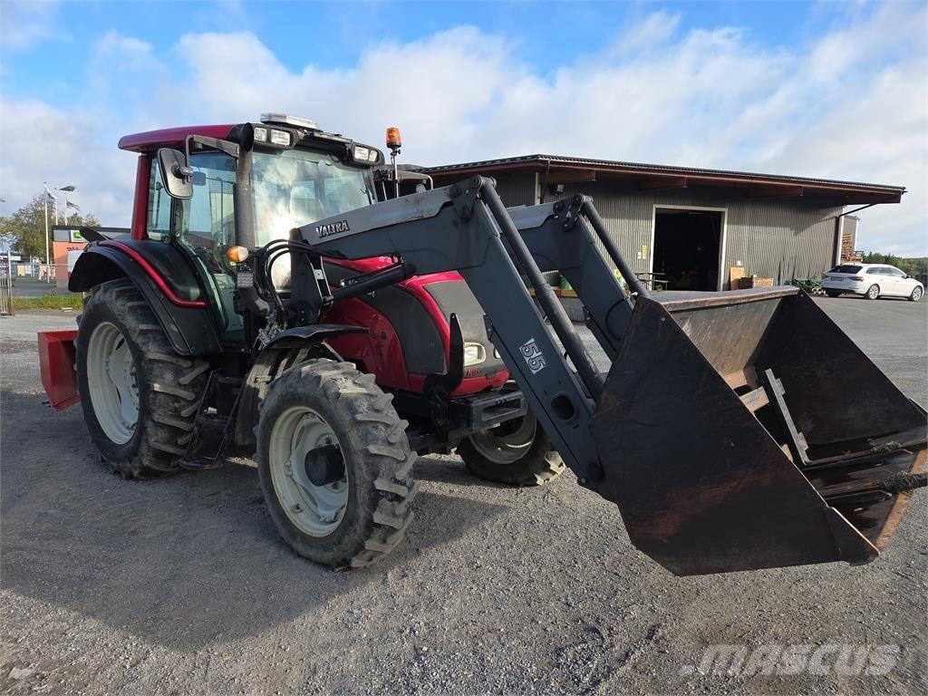 Valtra N121 Traktörler
