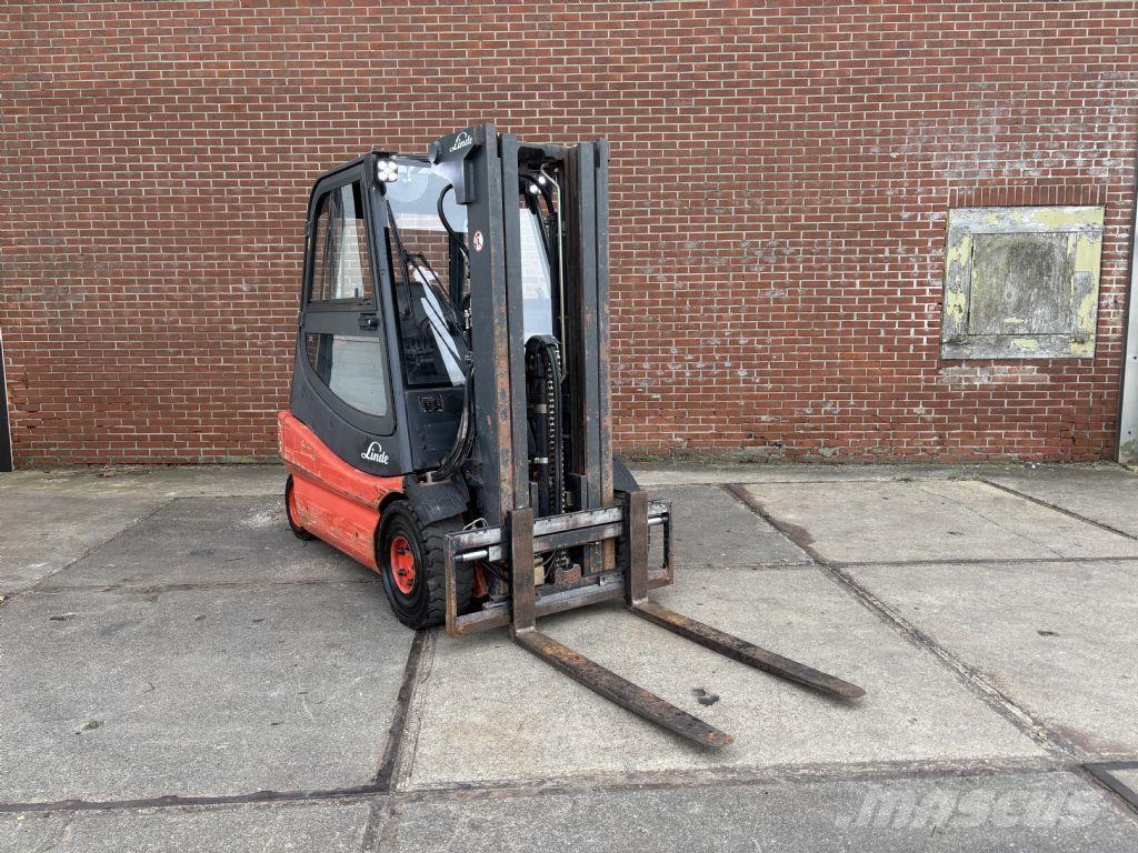 Linde E25 / 02 Elektrikli forkliftler
