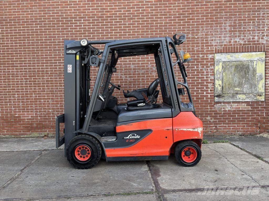 Linde E30-01 Elektrikli forkliftler