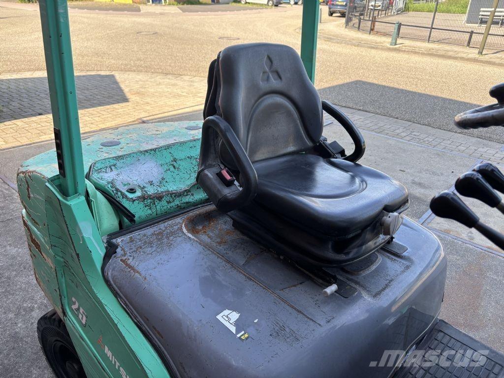 Mitsubishi FD25N Dizel forkliftler