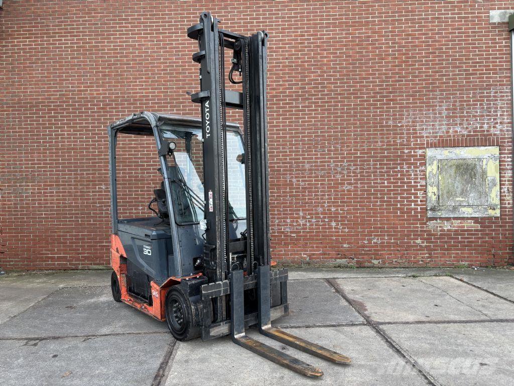 Toyota 8FBMT30 Elektrikli forkliftler