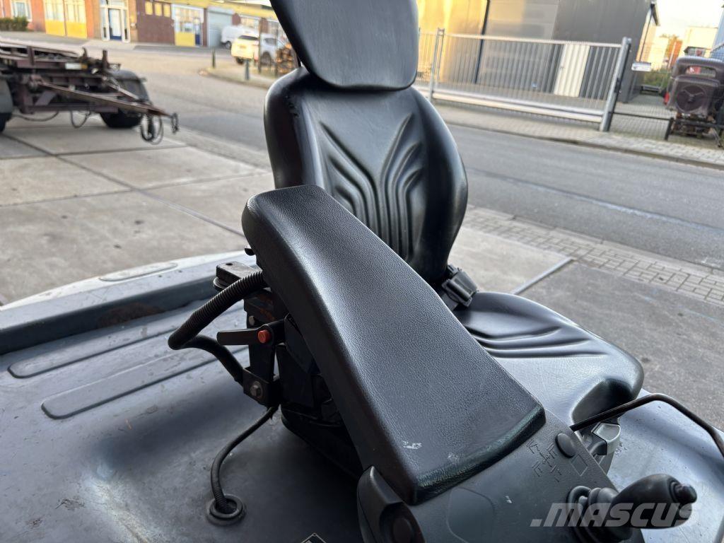 Toyota 8FBMT30 Elektrikli forkliftler