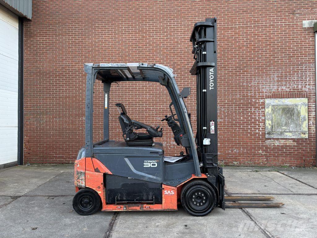 Toyota 8FBMT30 Elektrikli forkliftler
