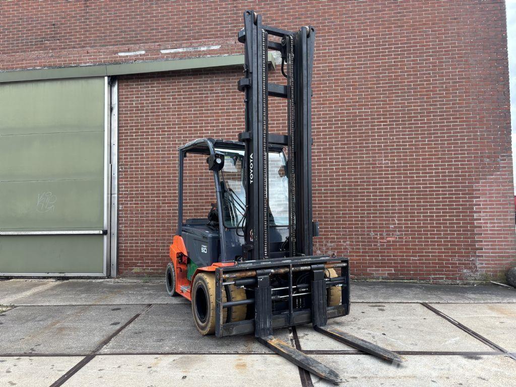 Toyota 8FBMT50 Elektrikli forkliftler