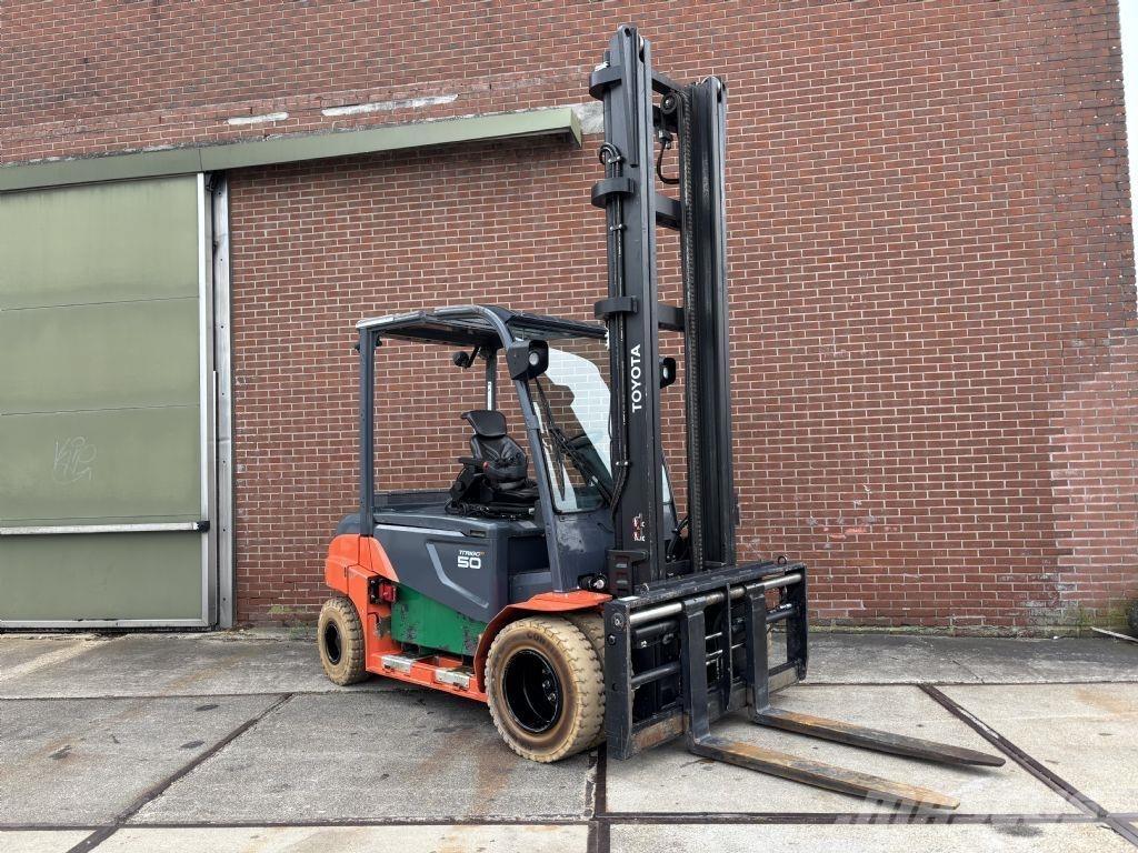 Toyota 8FBMT50 Elektrikli forkliftler