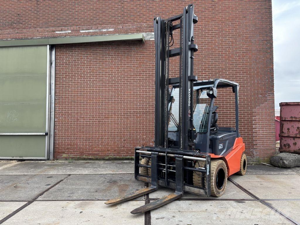 Toyota 8FBMT50 Elektrikli forkliftler