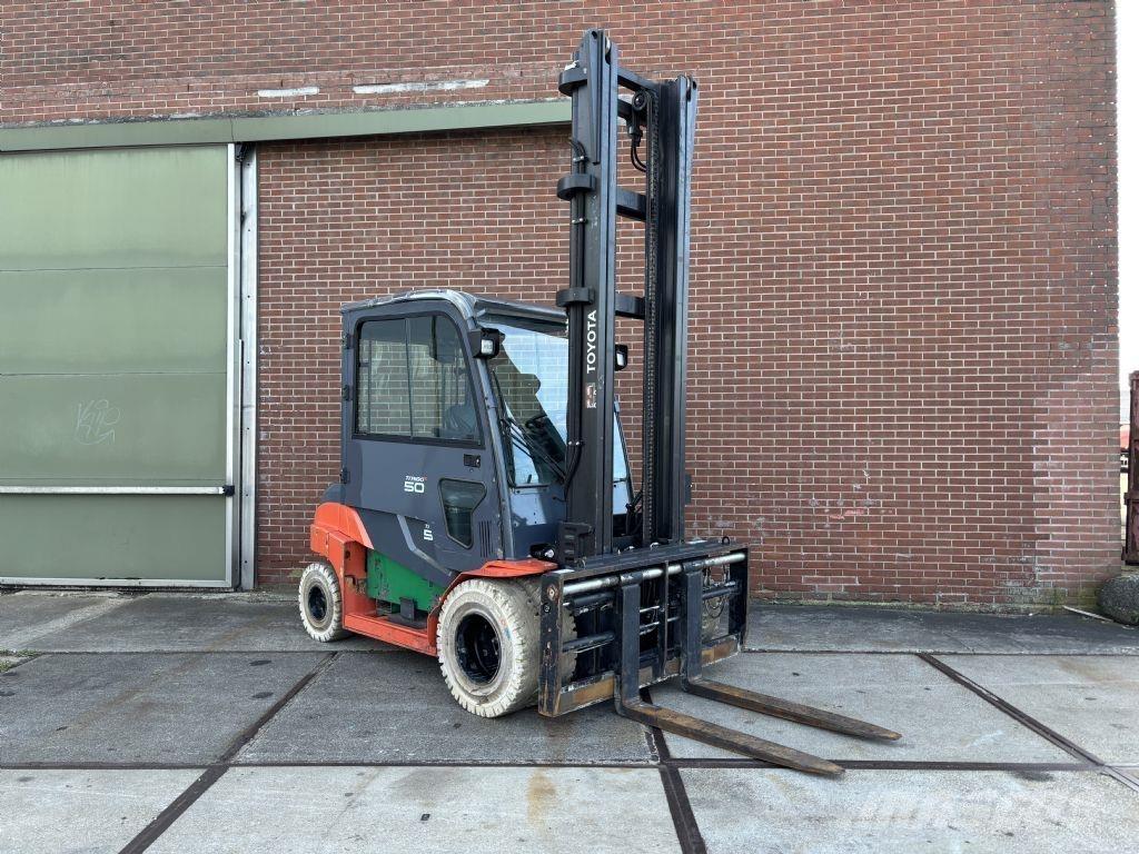 Toyota 8FBMT50 Elektrikli forkliftler