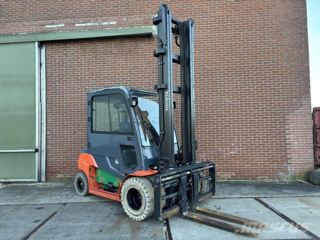 Toyota 8FBMT50 Elektrikli forkliftler