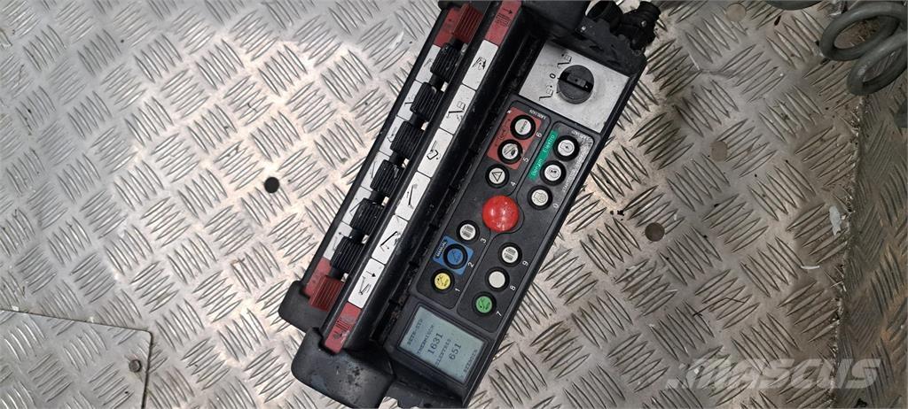 Hinowa 17.75 3S Kompakt kendinden tahrikli personel platformları