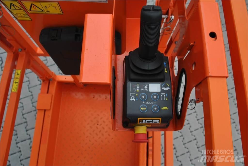 JCB S1530E Makasli platformlar