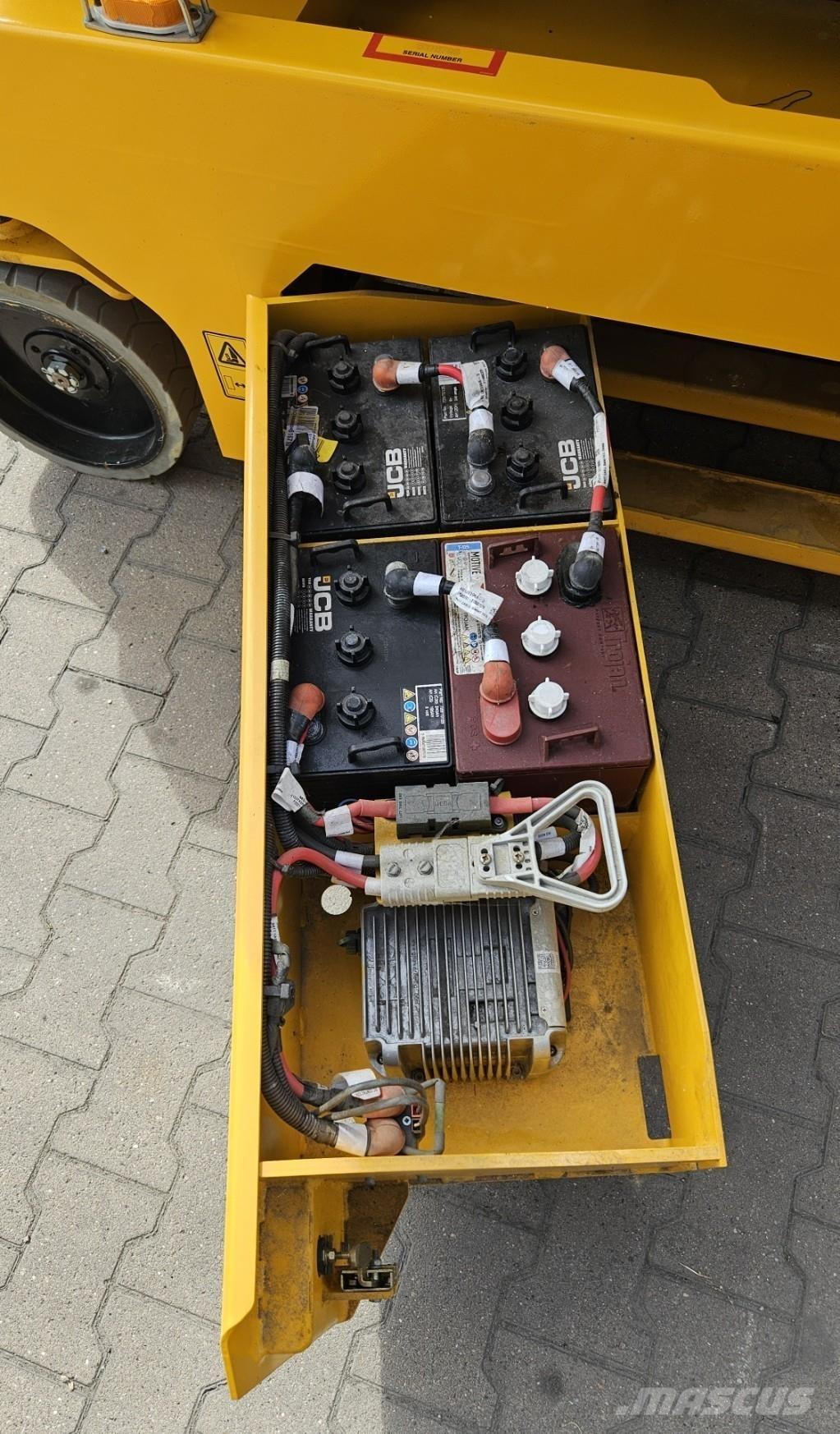 JCB S2646E Makasli platformlar