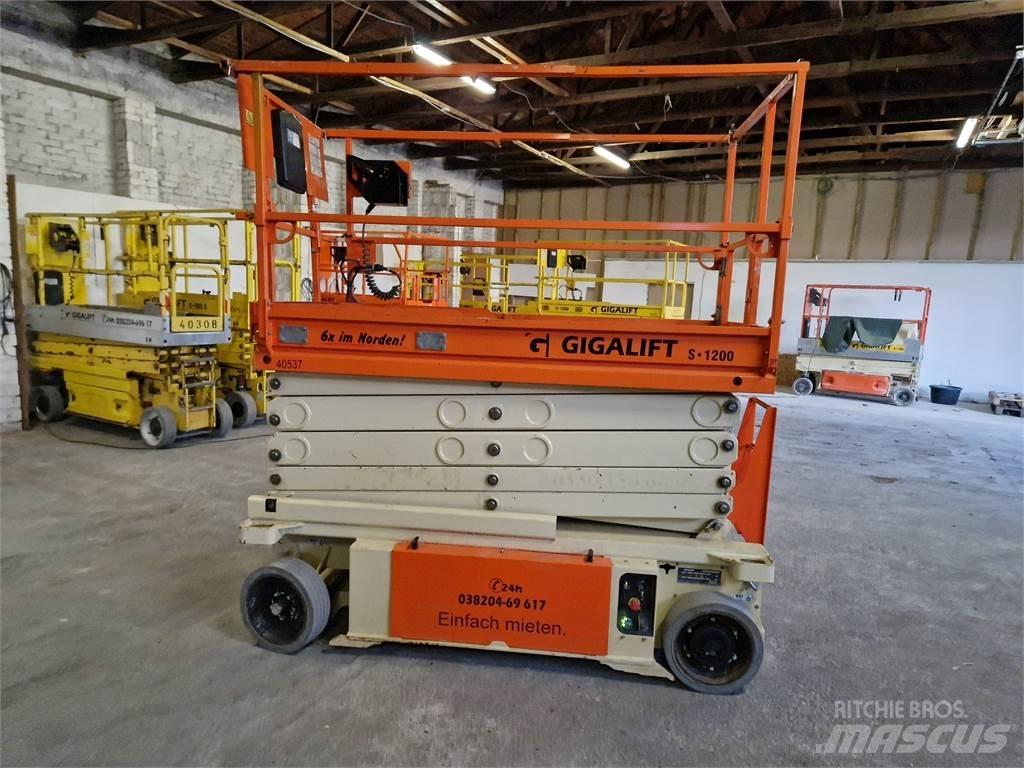 JLG 10 RS Makasli platformlar