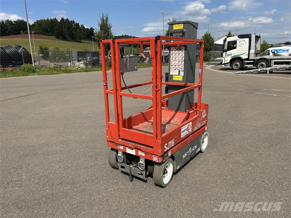 SkyJack SJ16 Kompakt kendinden tahrikli personel platformları