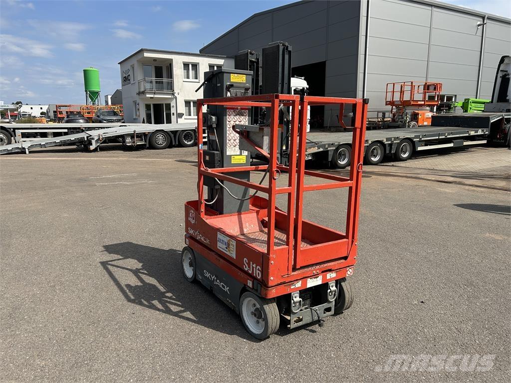 SkyJack SJ16 Kompakt kendinden tahrikli personel platformları