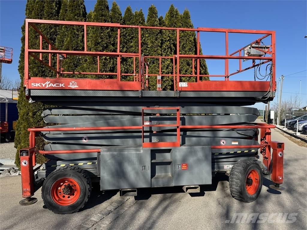 SkyJack SJ9250 Makasli platformlar