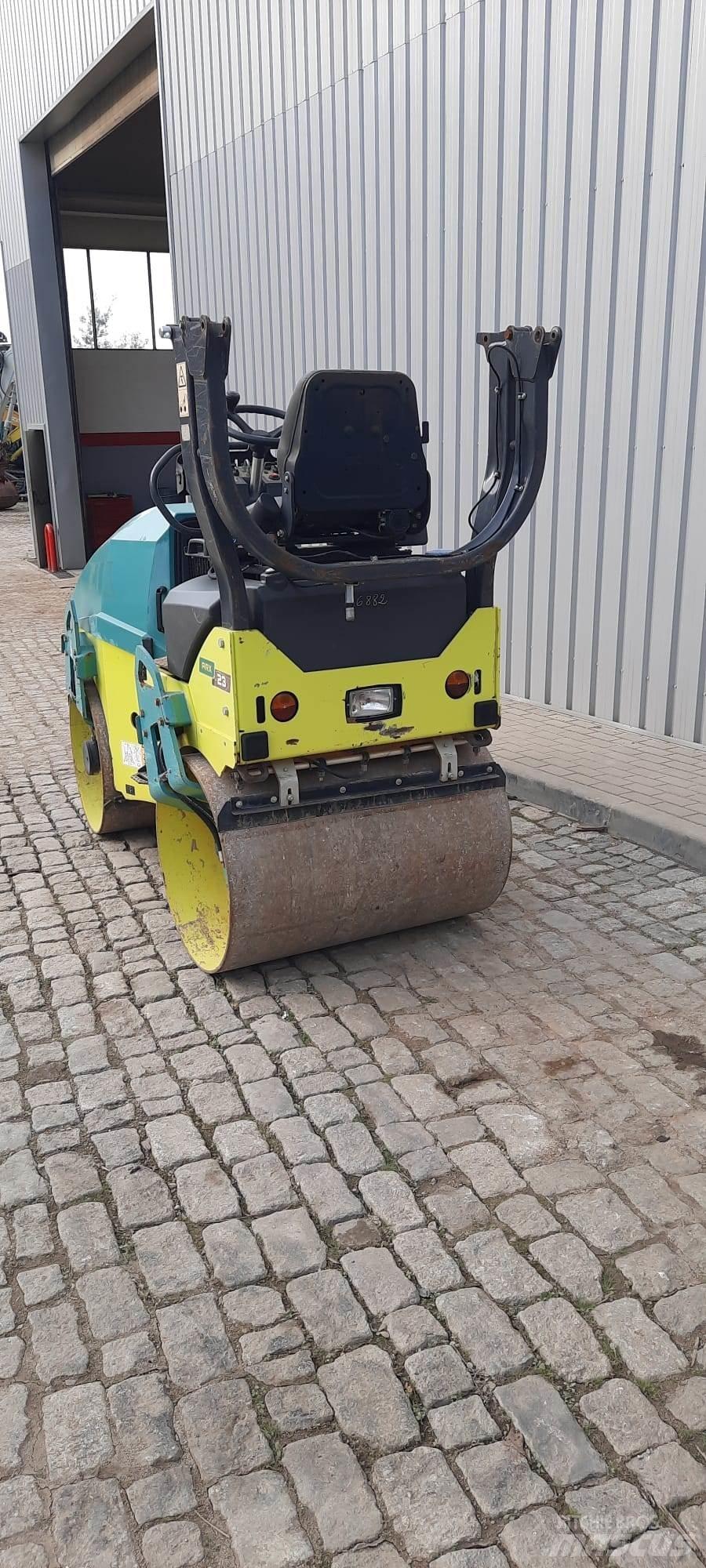 Ammann ARX23 Çift tamburlu silindirler