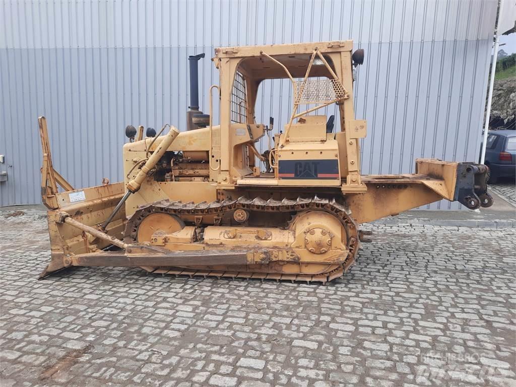 CAT D4E Boru döşeme dozerleri