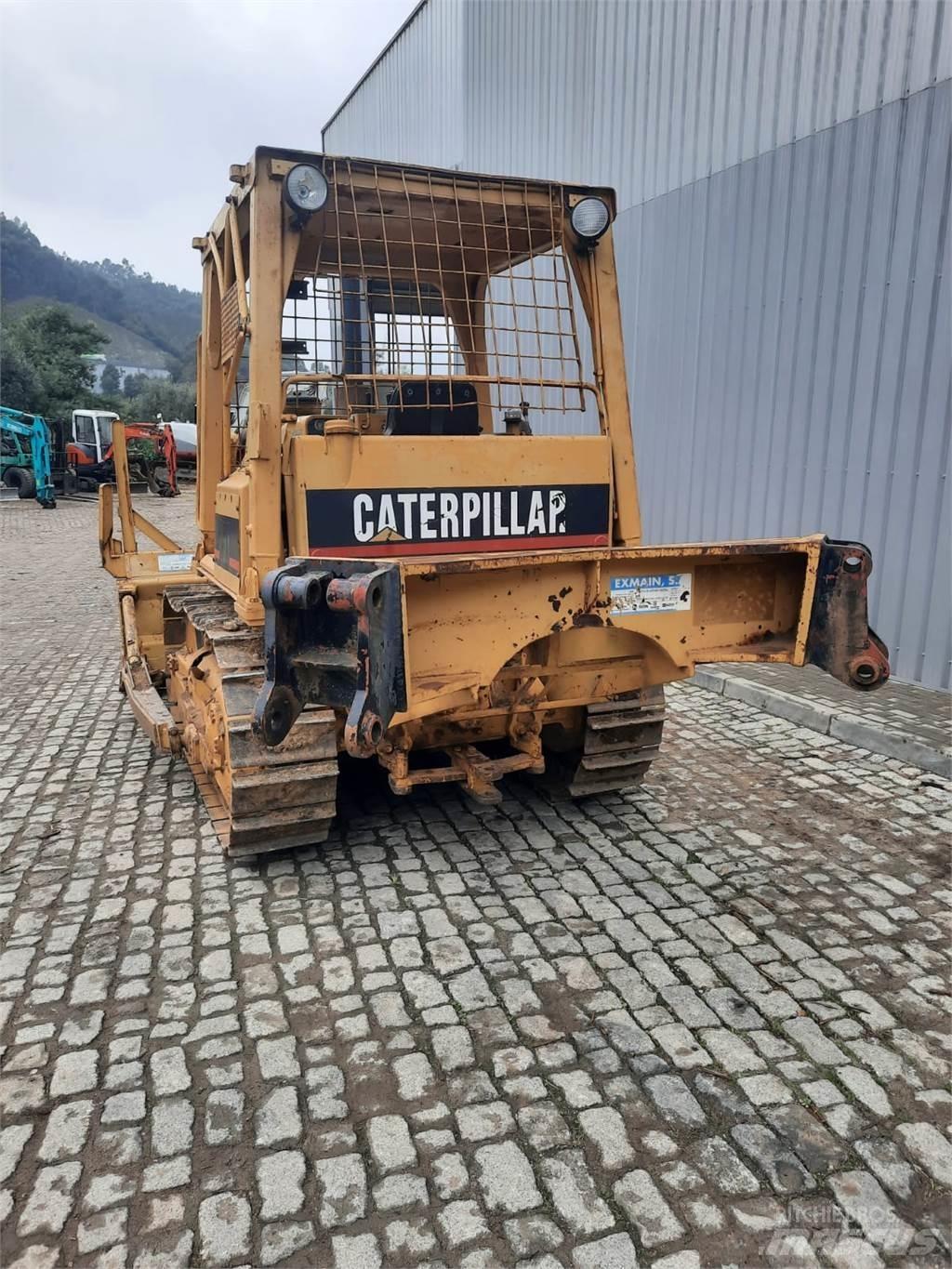 CAT D4E Boru döşeme dozerleri