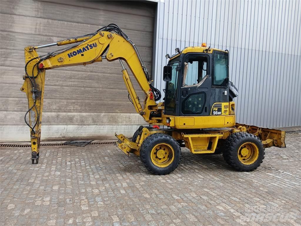 Komatsu PW98MR-6 Lastik tekerli ekskavatörler