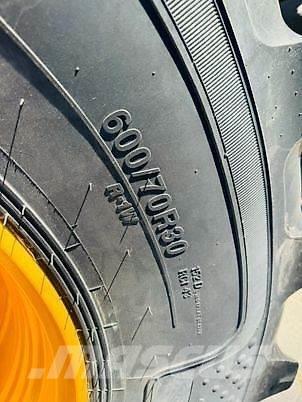 JCB FASTRAC 4220 Traktörler