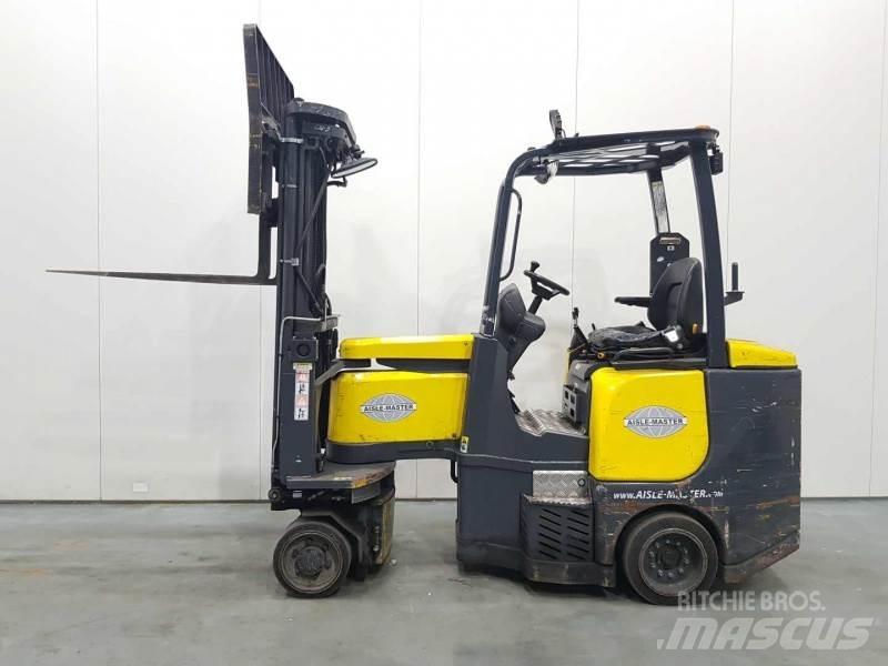 Aisle-Master 15E Dar koridor forklifti