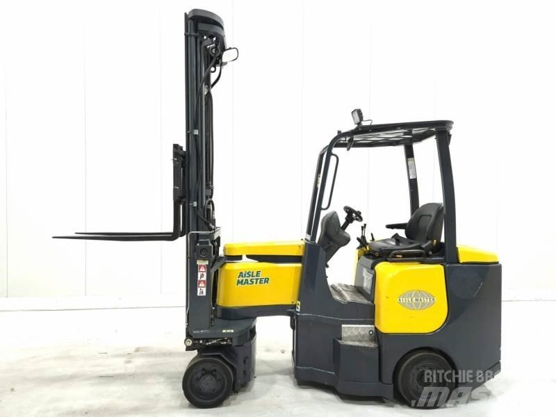 Aisle-Master 15E Dar koridor forklifti