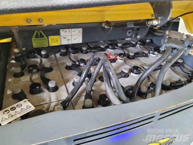 Aisle-Master 20WHE Dar koridor forklifti