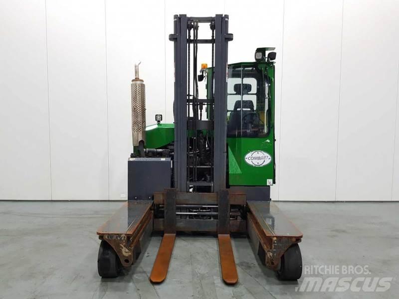 Combilift C3000 4 yönlü reach truck