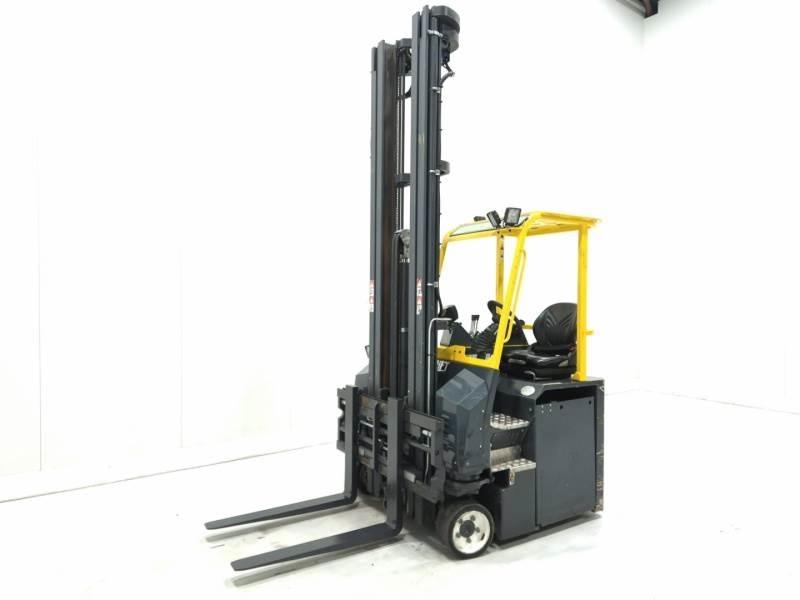 Combilift CBE2500 4 yönlü reach truck