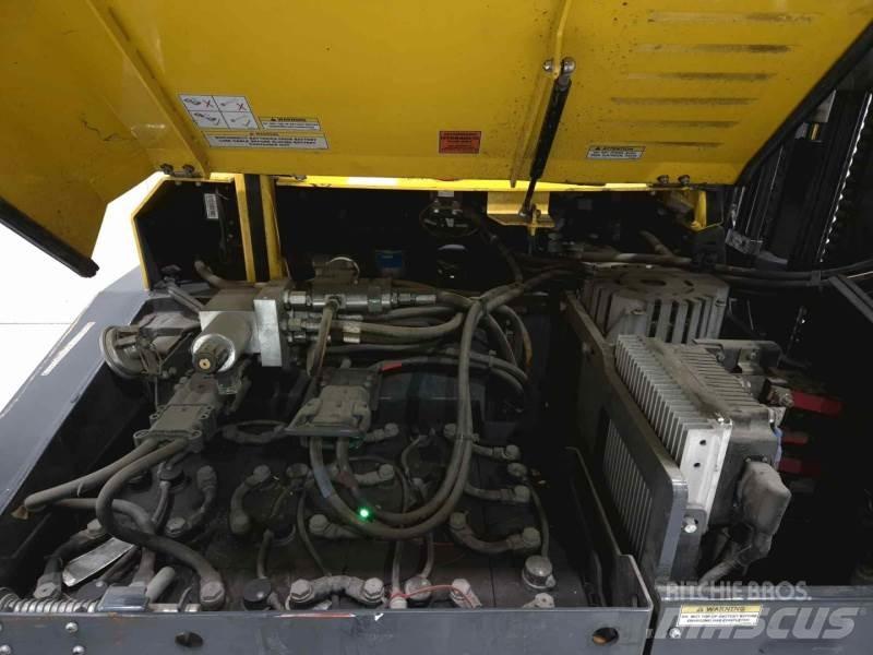 Combilift CBE3000 4 yönlü reach truck