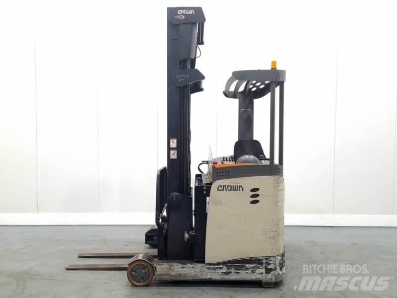Crown ESR5000-14 OPT3 Reach truck - depo içi istif araçları