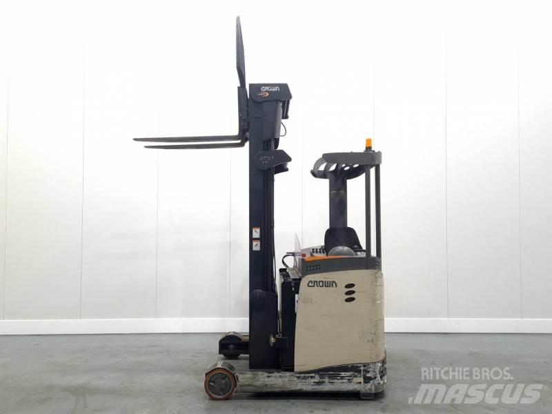 Crown ESR5000-14 OPT3 Reach truck - depo içi istif araçları