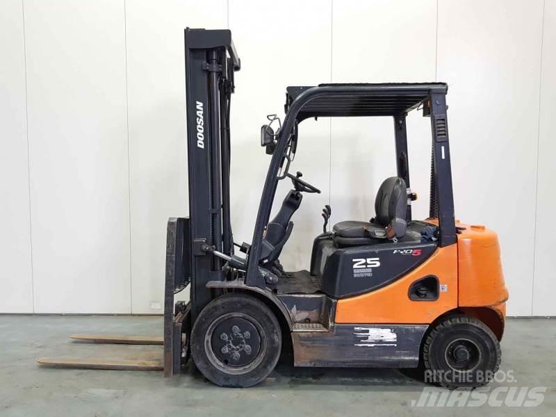 Doosan D25S-5 Dizel forkliftler