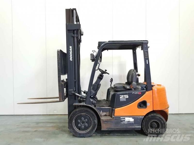 Doosan D25S-5 Dizel forkliftler