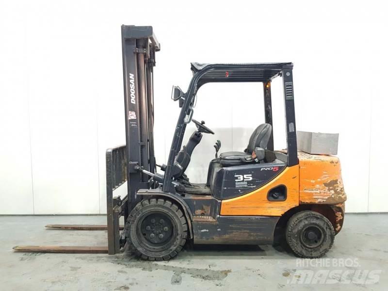 Doosan D35C-5 Dizel forkliftler