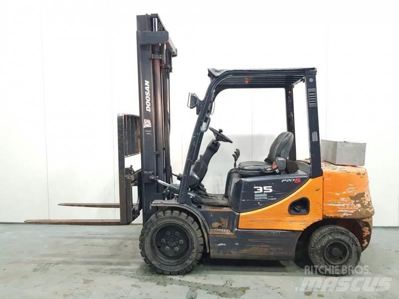 Doosan D35C-5 Dizel forkliftler
