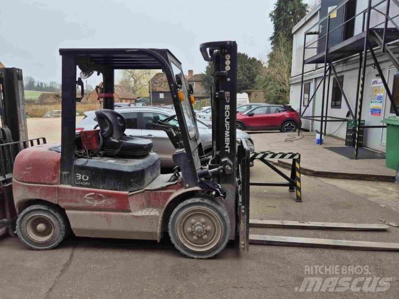 EP EFL302 410 Elektrikli forkliftler
