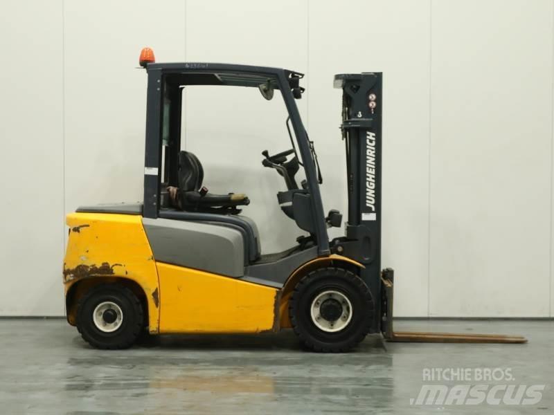 Jungheinrich DFG 425 Dizel forkliftler