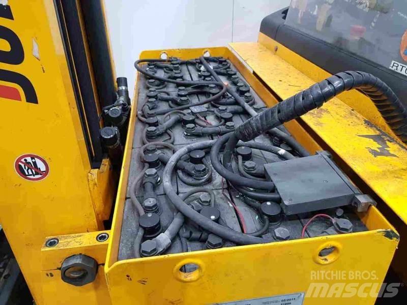 Jungheinrich ETV216 Reach truck - depo içi istif araçları