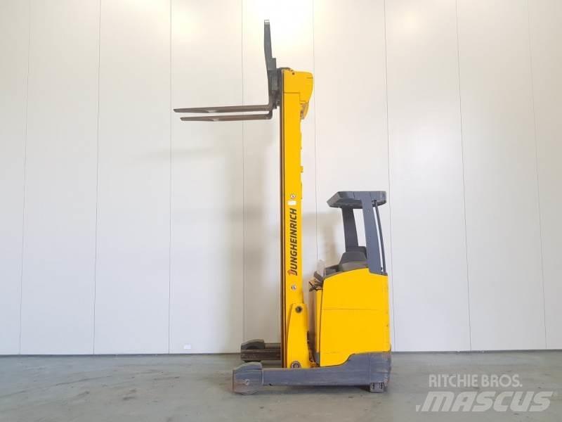 Jungheinrich ETV216 Reach truck - depo içi istif araçları