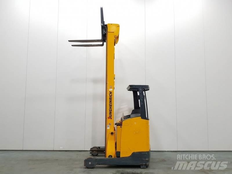 Jungheinrich ETV216 Reach truck - depo içi istif araçları