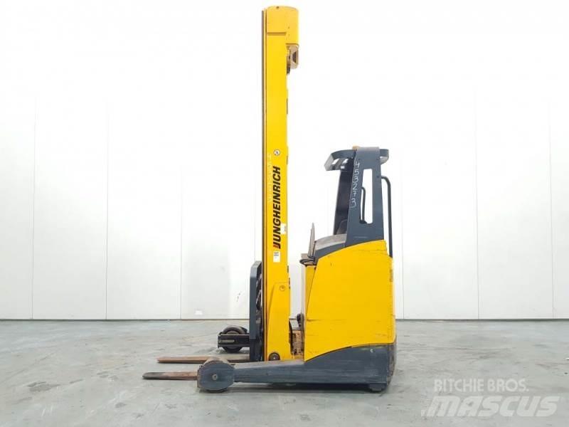 Jungheinrich ETV216 Reach truck - depo içi istif araçları