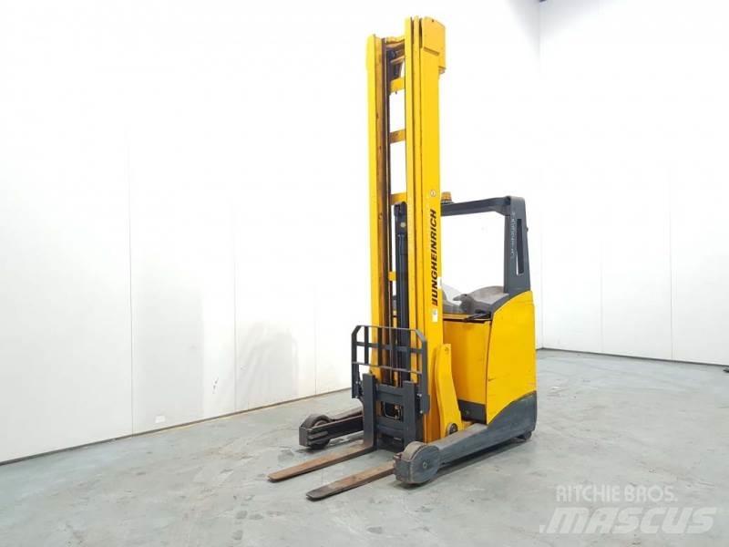 Jungheinrich ETV216 Reach truck - depo içi istif araçları