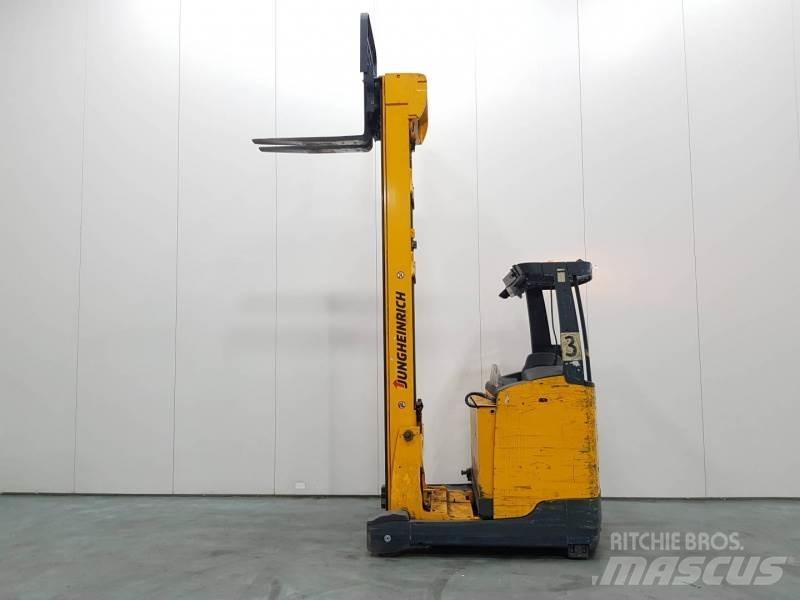 Jungheinrich ETV216 Reach truck - depo içi istif araçları
