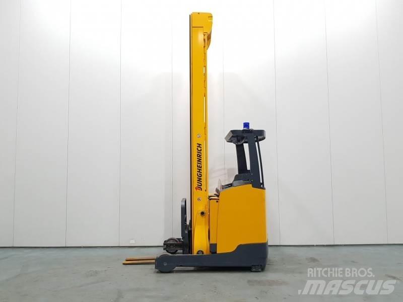 Jungheinrich ETV318 Reach truck - depo içi istif araçları